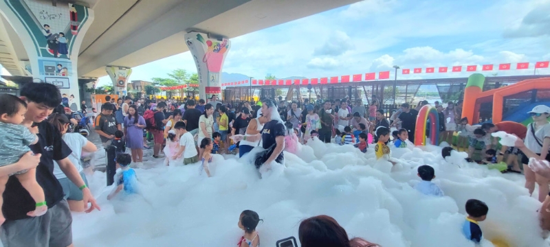 今次場地比之前的嘉年華更大，泡泡更多