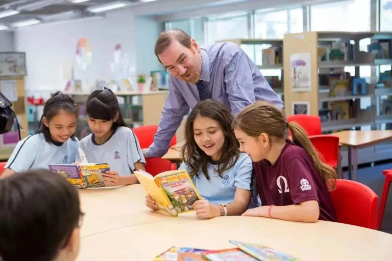 圣保羅男女中學(xué) 圣保羅男女中學(xué)