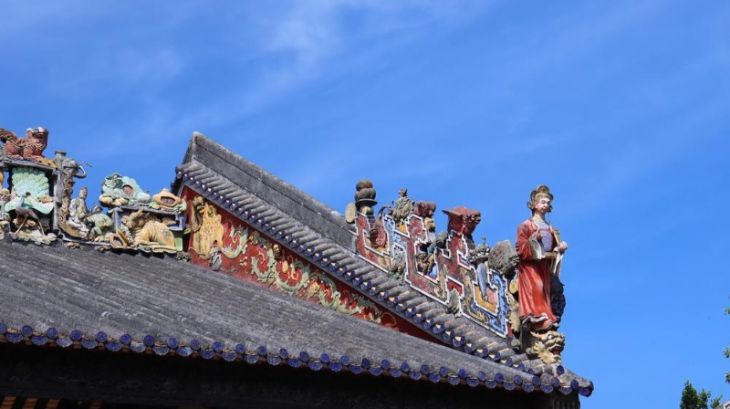 使用木雕、磚雕、石雕、灰塑裝飾工藝的建筑