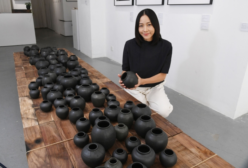 一向鐘情藝術(shù)，近年更熱愛(ài)陶藝創(chuàng)作的林嘉欣。