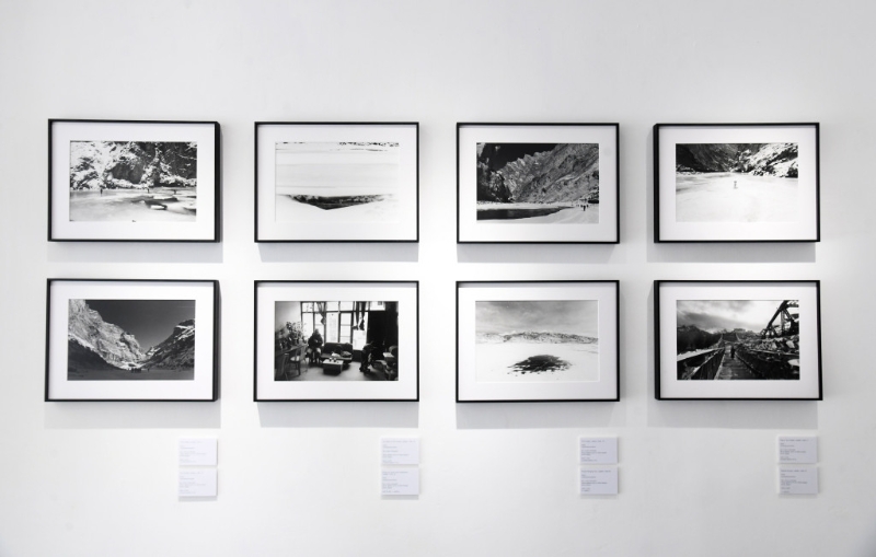 阿揚(yáng)在北印度拍下一系列照片作品，他認(rèn)為黑白照永遠(yuǎn)是最真實(shí)的影像。