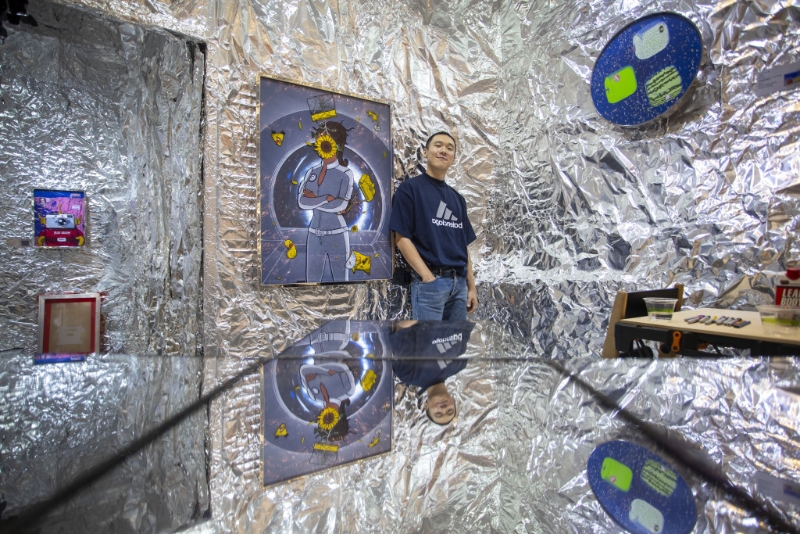 張子言現(xiàn)正于灣仔藝?yán)扰e辦個(gè)人作品展。