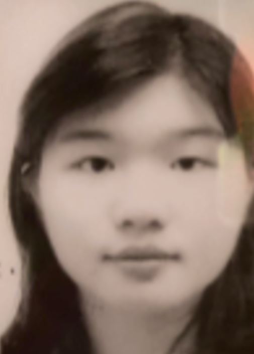 他于片中以PPT的形式曝光了聲稱是潘明璇的舊照。