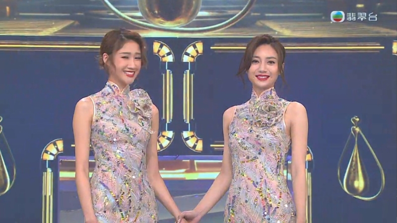 現(xiàn)年25歲的10號陳霈錤（右）氣質(zhì)高貴大方。