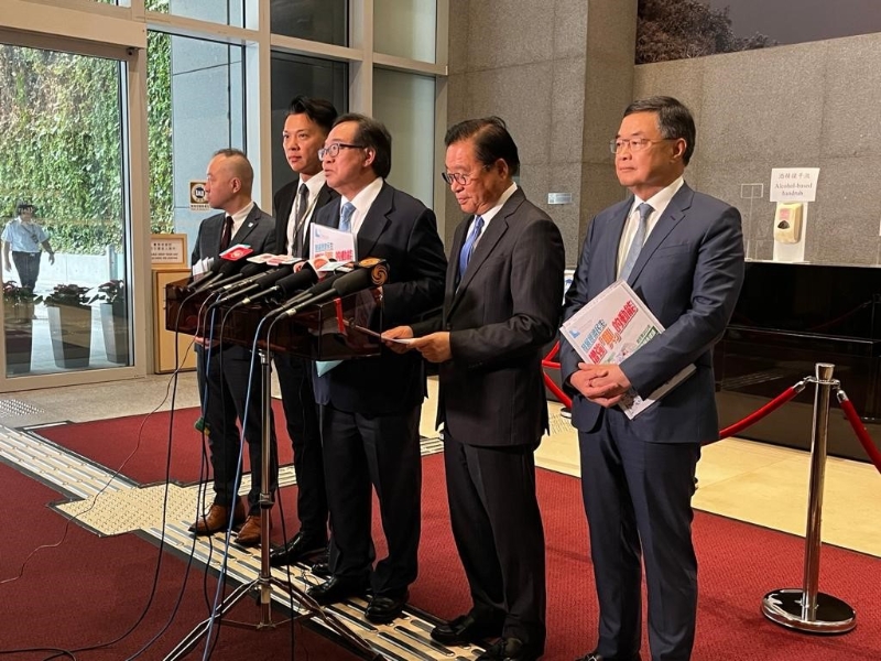 盧偉國(guó)倡成立專項(xiàng)搶企業(yè)和搶人才基金。黃子龍攝