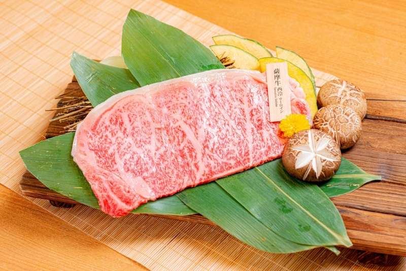 上村牧場推出中秋節(jié)優(yōu)惠，每2位惠顧極盛薩摩牛120分鐘放題套餐，即送1客薩摩牛極級西冷1客。（K）