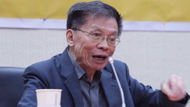 前“立委”沈富雄4日表示，已經(jīng)呼吁全臺(tái)軍民同胞們，通通不要理郭臺(tái)銘。