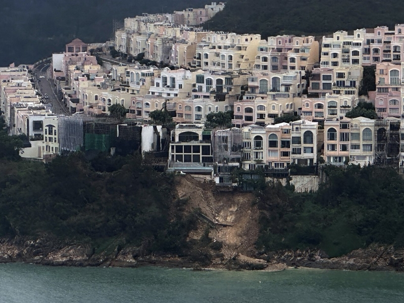 紅山半島大面積山泥傾瀉。