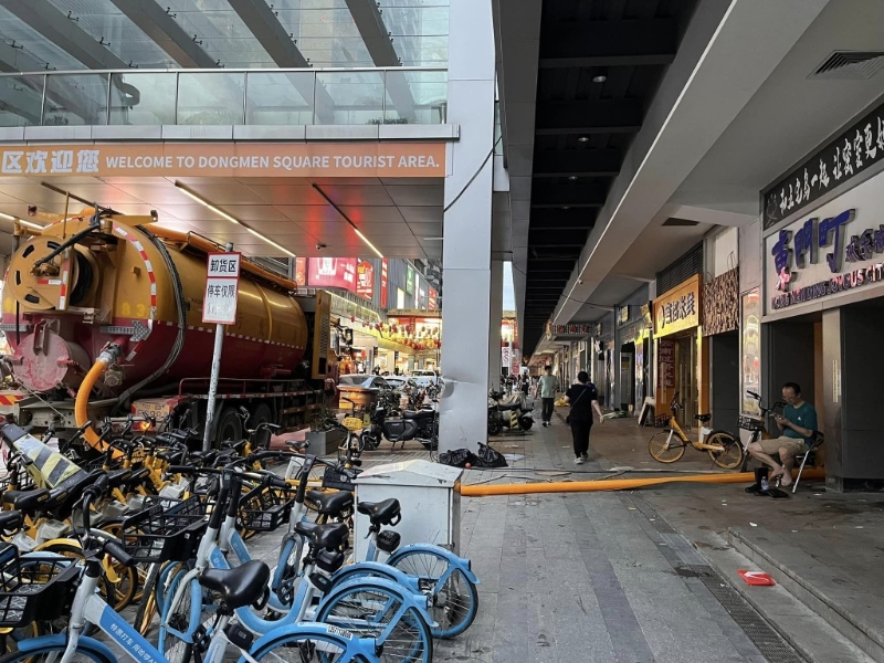 多間地下商場水浸淹沒（圖片來源：Facebook@深圳大灣區(qū)國內(nèi)吃喝玩樂開心分享區(qū)）