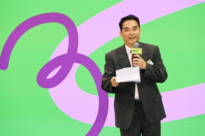 深圳市文化創(chuàng)意與設計聯合會副會長兼秘書長周斌贊揚三地青少年把對城市、對祖國的熱愛傾注到一個個富有巧思的設計、一件件充滿溫度的創(chuàng)作中，在為深港澳三地美好生活賦能的同時，也讓三地的情更濃、心更暖。