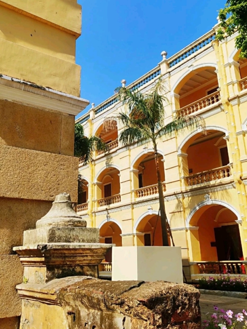 廣州打卡好去處2023｜4. 孫中山大元帥府紀(jì)念館 三層高特色建筑，在藍(lán)天映襯下，恍如置身南歐。（小紅書(shū)@lily）