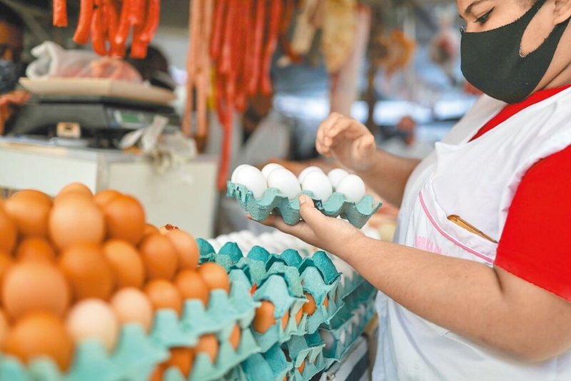 巴西進(jìn)口蛋因“誤標(biāo)日期”下架！網(wǎng)全倒一邊，最新民調(diào)太夸張