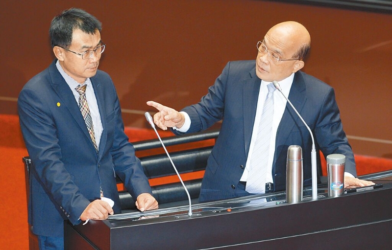 蘇貞昌（右）與陳吉仲（左）