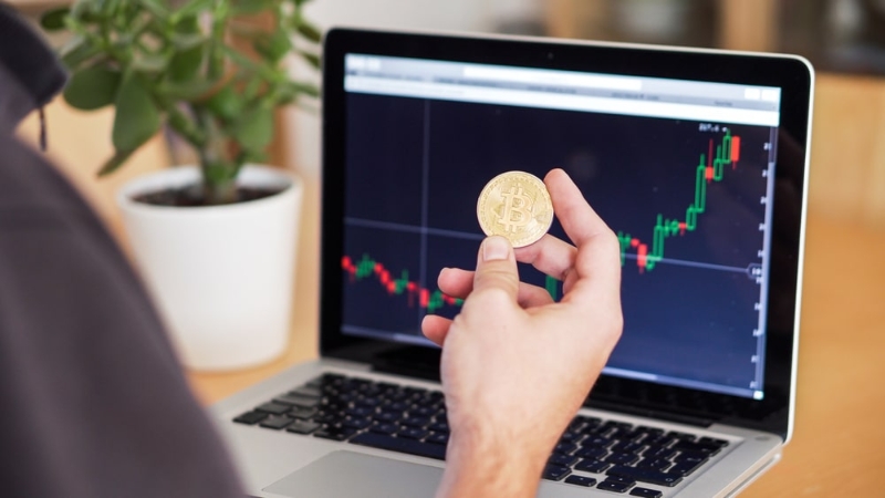 要了解加密錢包交由平臺(tái)管理風(fēng)險(xiǎn)，就要清楚其核心概念。