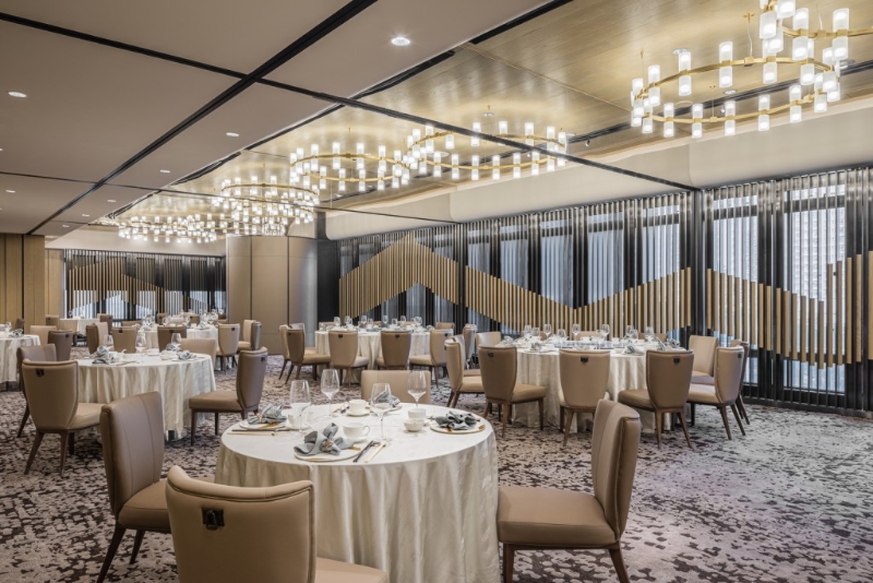 沙田帝逸酒店的逸軒日前聯(lián)乘日本佐賀縣的小松酒造，推出逸軒萬齡清酒晚宴及清酒師房菜。