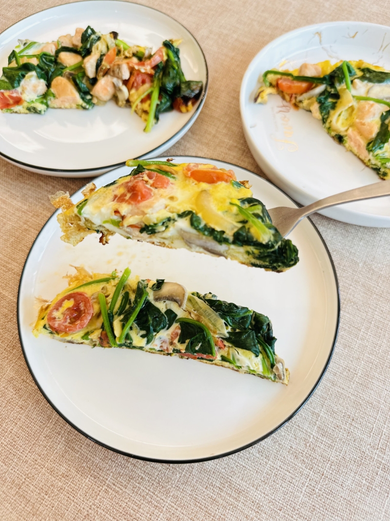 親子小食食譜推介五：三文魚菠菜蛋餅（圖片來源：《親子王》）