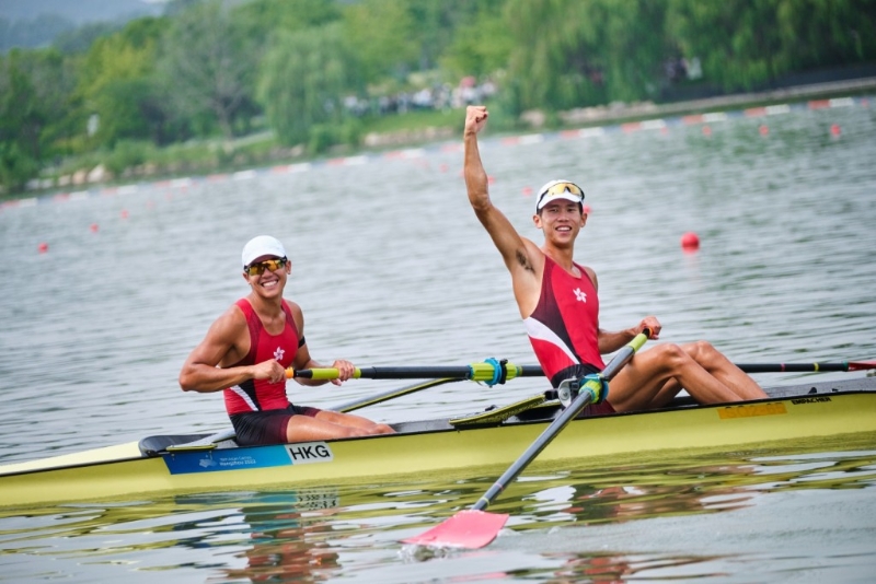 王瑋駿、林新棟于男子雙人單槳無舵手賽事奪杭州亞運港隊首金。