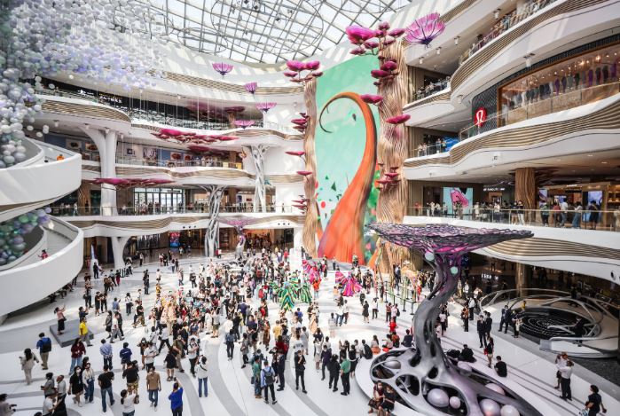 中國經(jīng)濟復(fù)蘇，民眾消費氣氛高漲。