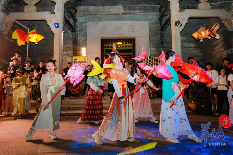 熱鬧的順德大良魚燈會