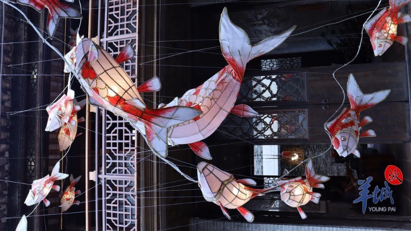 在順德大良，一家私房菜用魚燈裝點，吸引了不少人前去打卡