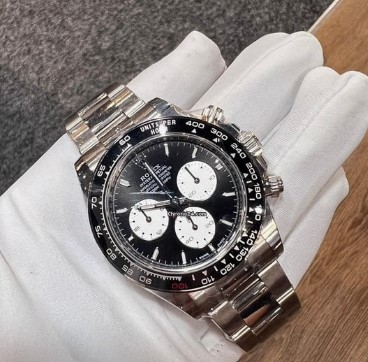 勞力士（Rolex）表現(xiàn)最穩(wěn)健。