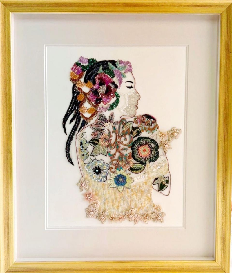 香港刺繡設(shè)計師Ada Pat作品《媚微》