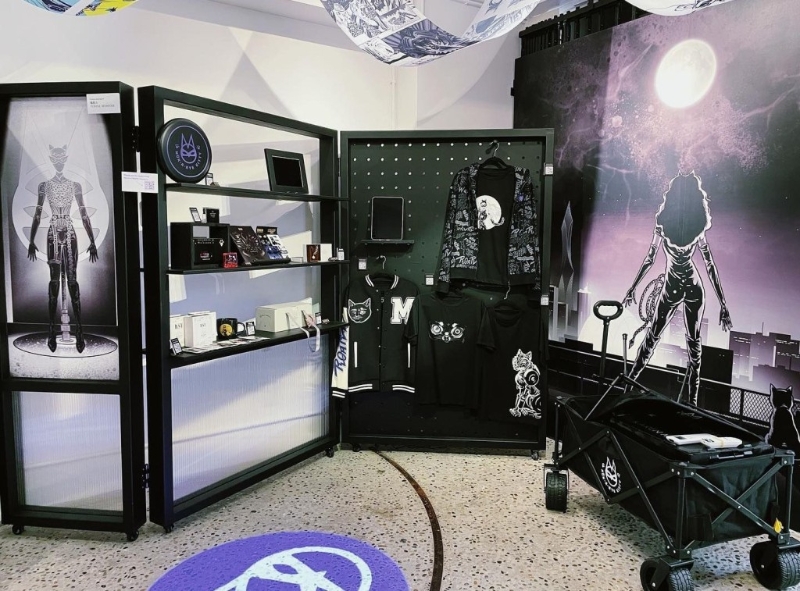 莫文蔚（Karen Mok）在演藝界出道30周年，日前驚喜宣布個人展覽「莫后光年」