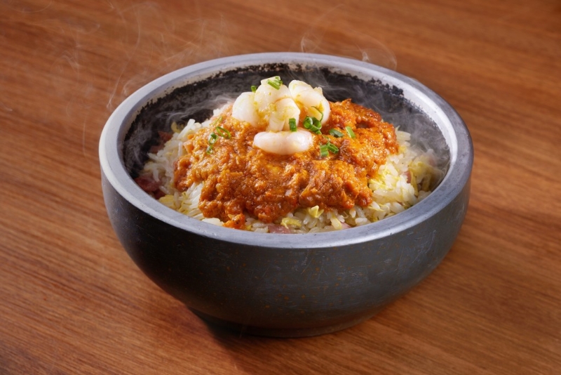 家上海滬式風(fēng)味大閘蟹菜二人同行一人免費(fèi)。