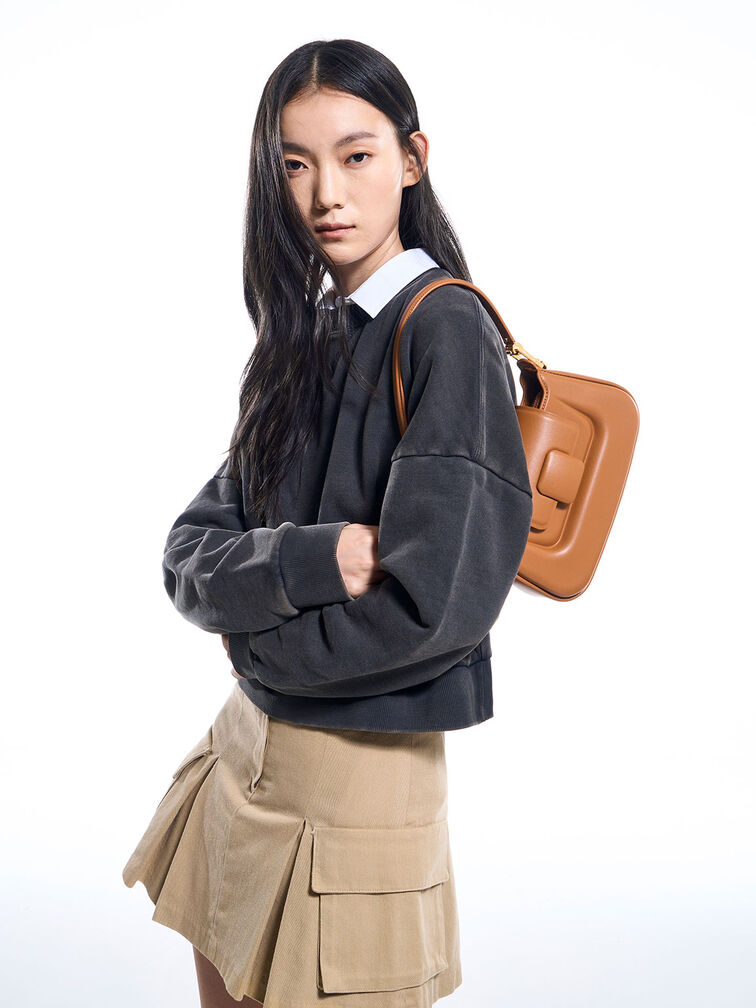 Koa方釦手袋、$669、Charles & Keith。