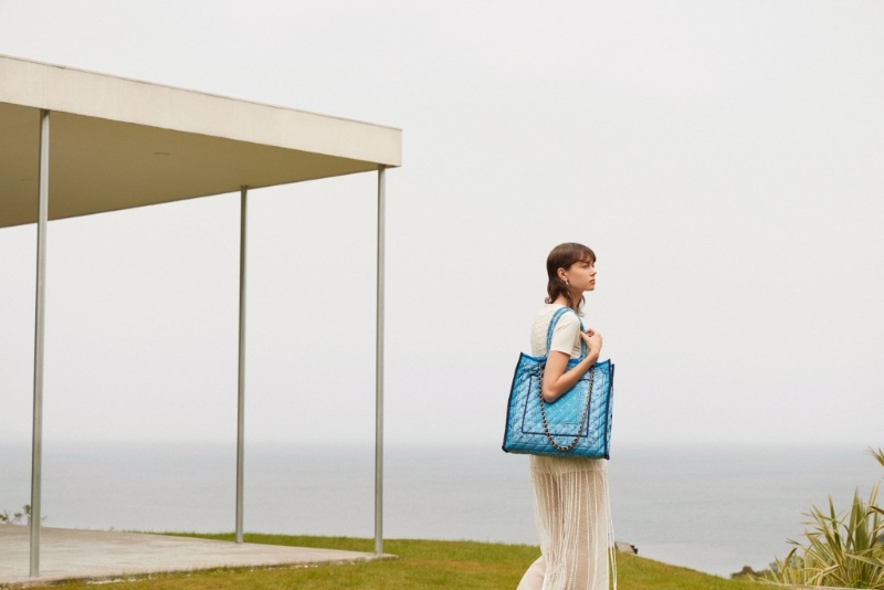 Atelier系列大型號(hào)Chain Quilt Bag、$2,680、LeSportsac。