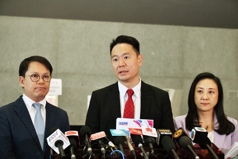 民建聯(lián)副主席、立法會議員周浩鼎建議政府應(yīng)因時制宜，即時調(diào)整樓市“減辣”。