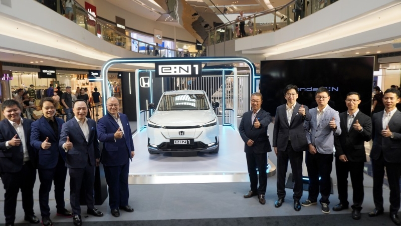 本田代理在10月13日下午于又一城商場(chǎng)中庭，為剛抵港首款純電動(dòng)車(chē)，舉行大型登場(chǎng)儀式及傳媒發(fā)布會(huì)。