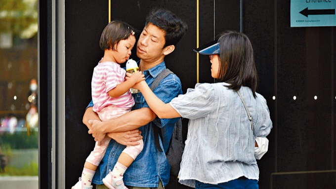 施政報告落實(shí)鼓勵生育政策。