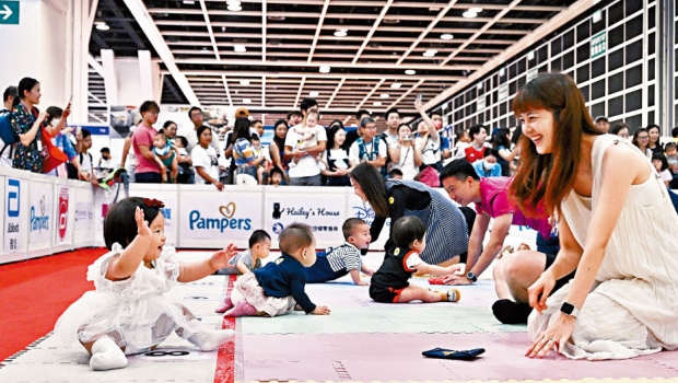 今年《施政報告》其中一重點是生育政策 今年《施政報告》其中一重點是生育政策