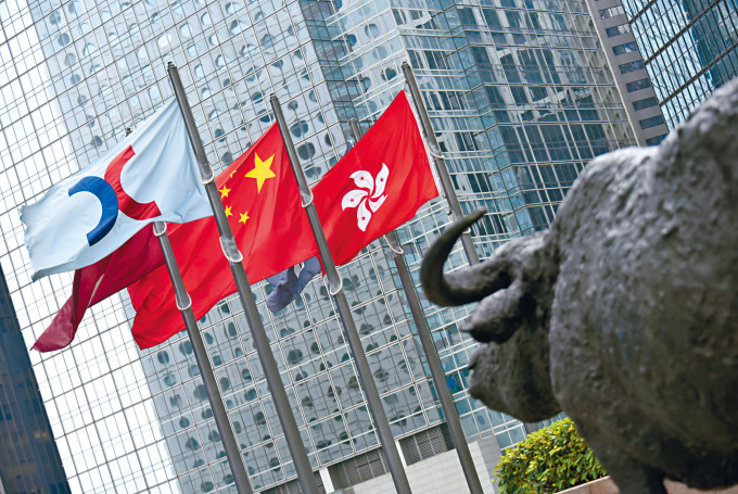 市場普遍期盼會有降低股票印花稅的好消息公布。