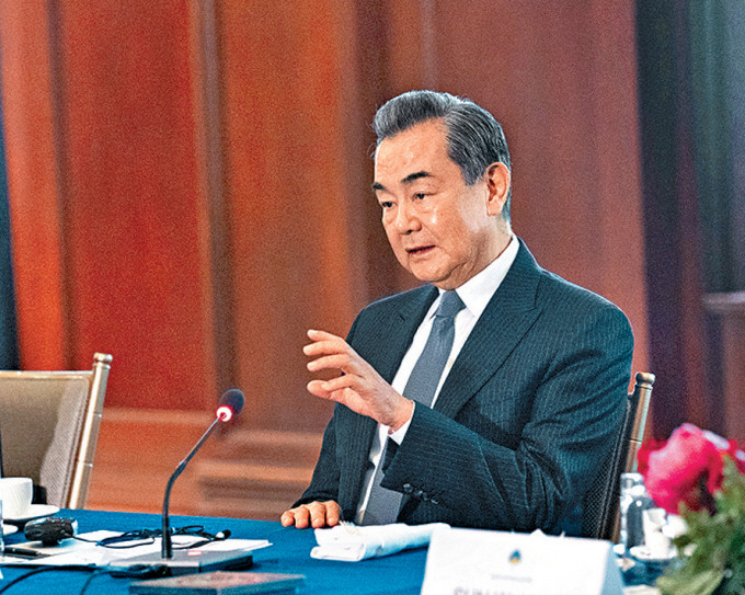 王毅于華盛頓同美國戰(zhàn)略界人士舉行座談。