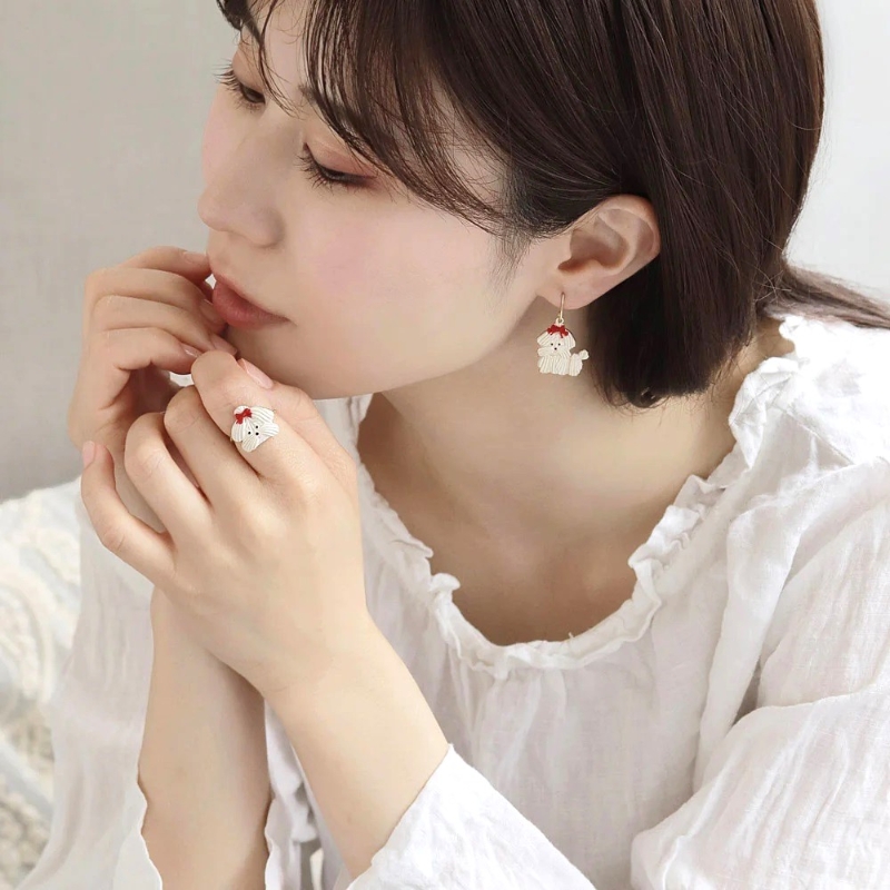 Ayatorie馬爾濟斯犬 x Meringue蛋白餅拼檸檬茶耳環(huán)$399、指環(huán)$339，iroiro。