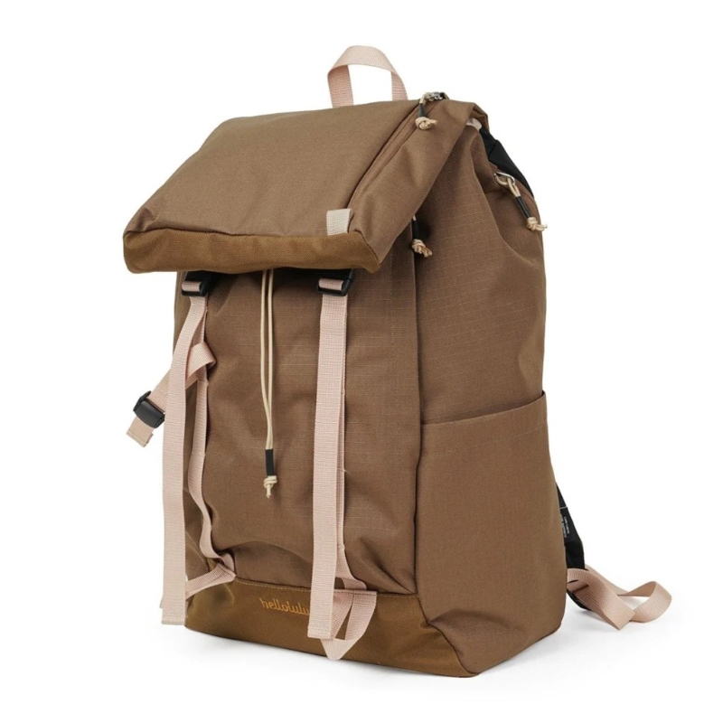 撞色設(shè)計吉奧背囊，$868，hellolulu，采用防水涂層的PET再生布料制成，可調(diào)式肩帶配有重型 UTX Duraflex? 配件。