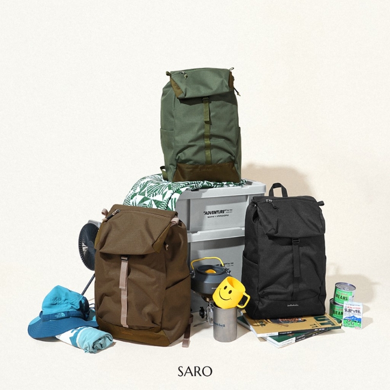 Saro實用翻蓋背囊，各$698，hellolulu，采用防水涂層的PET再生布料制成，內(nèi)設(shè)襯墊隔層可容納最大14吋的筆記本電腦。 （圖片來源：品牌facebook）