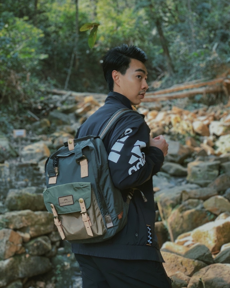 馬卡龍叢林系列背囊，$630，Doughnut，大玩撞色設(shè)計配以再生皮革修邊。