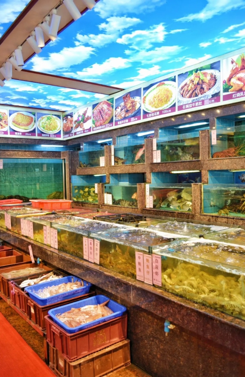 鹽田海鮮街以平、靚、正見(jiàn)稱(chēng)。