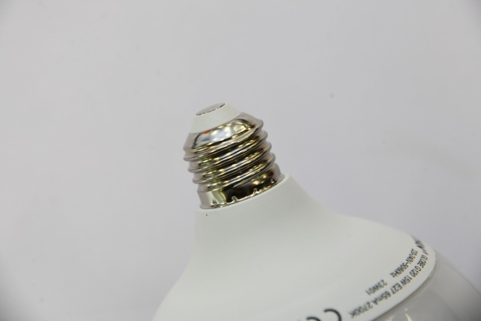 現(xiàn)時(shí)大部分香港家庭所使用的燈泡為E27、E14及D22。