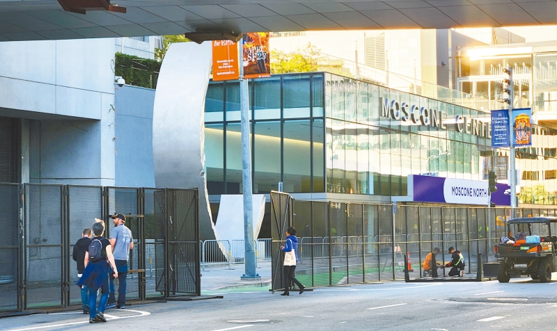 紅色禁區(qū)昨日仍可自由進(jìn)出。 記者徐明月攝