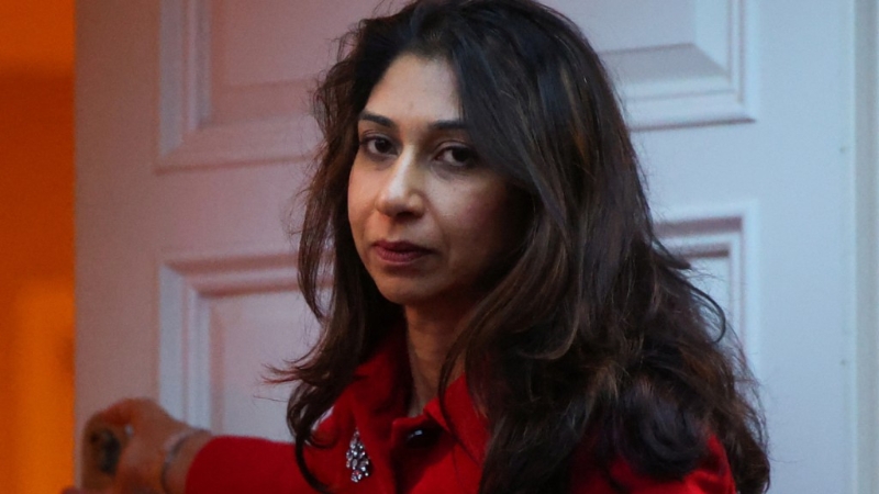 英國內(nèi)政大臣柏斐文 (Suella Braverman) 被革除職務。(路透社)