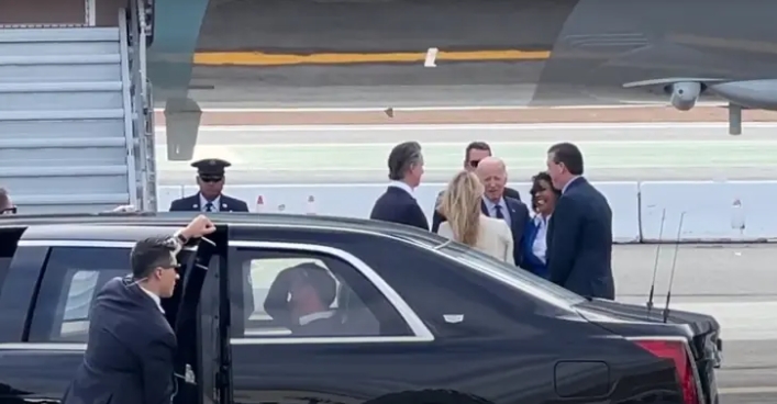 拜登抵達(dá)舊金山國(guó)際機(jī)場(chǎng)