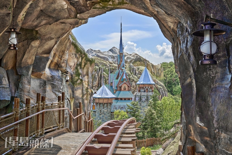 Frozen過(guò)山車(chē)1.雪嶺滑雪橇