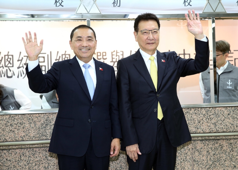 趙少康當(dāng)侯友宜副手登微博熱搜，大陸網(wǎng)友驚：以后沒節(jié)目可看