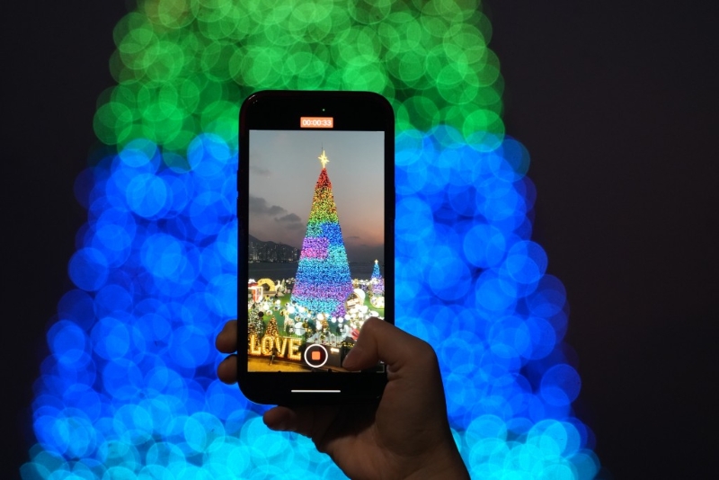 游人贊賞現(xiàn)場氣氛不俗。 吳艷玲攝