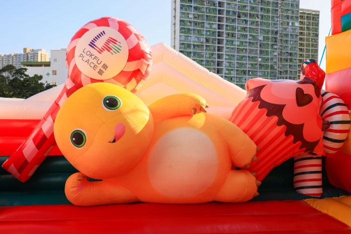 奶龍6米高彈跳樂(lè)園