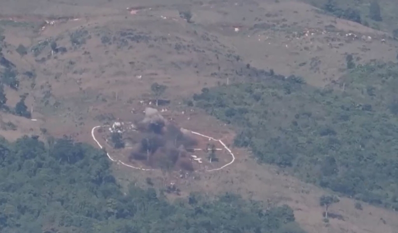 車載速射火炮和迫擊炮等各型火器交替發(fā)揮火力。。